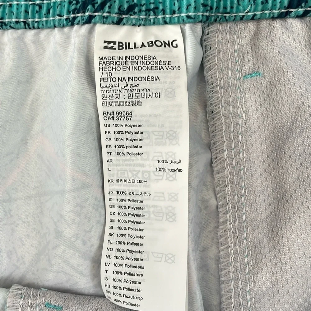 Billabong NWT LayBacks Board Shorts Size XL